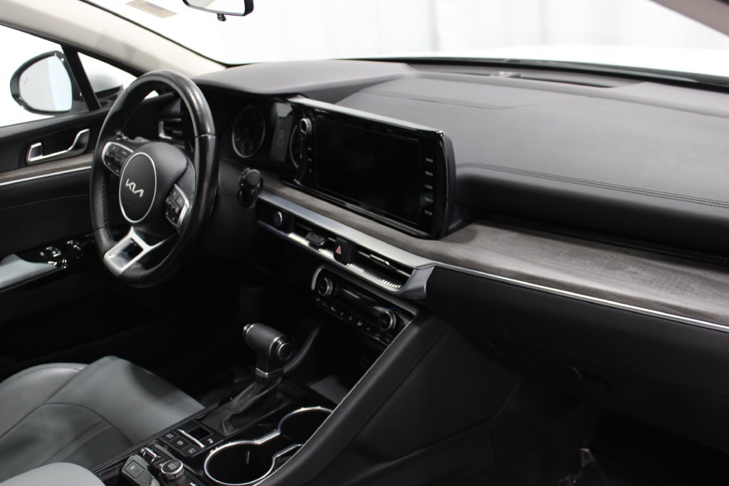 2022 Kia K5 EX - Photo 21