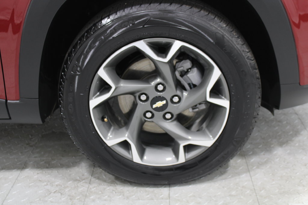 Used 2025 Chevrolet Trax LT SUV