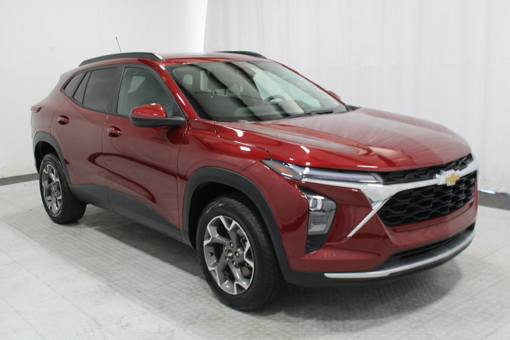 Used 2025 Chevrolet Trax LT SUV