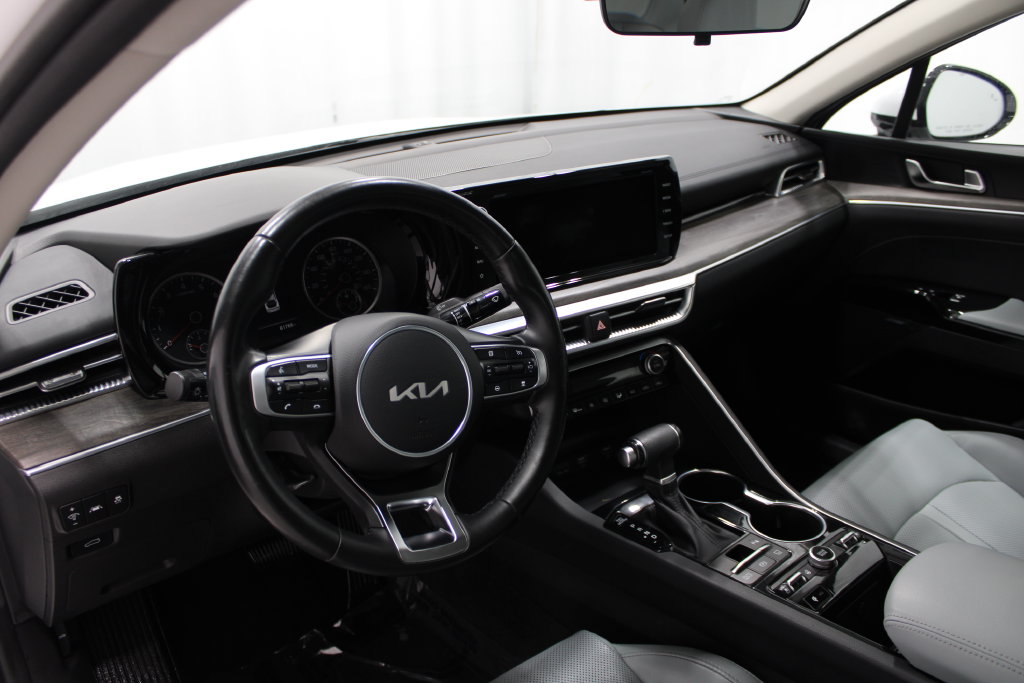 2022 Kia K5 EX - Photo 10