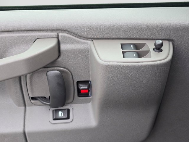 2025 Chevrolet Express Cargo 1WT - Photo 23