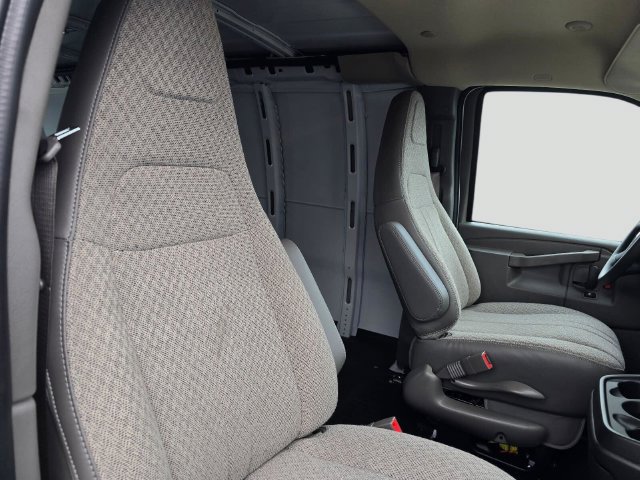 2025 Chevrolet Express Cargo 1WT - Photo 11