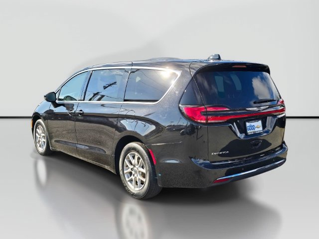 Used 2024 Chrysler Pacifica Touring L