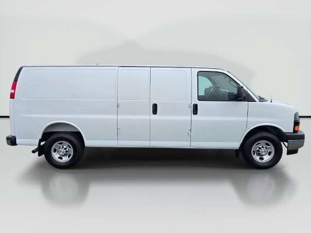 2025 Chevrolet Express Cargo 1WT - Photo 6