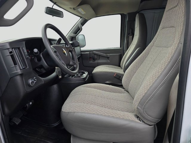 2025 Chevrolet Express Cargo 1WT - Photo 19