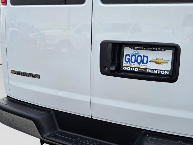 2025 Chevrolet Express Cargo 1WT - Photo 17