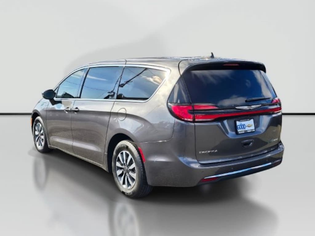 Used 2022 Chrysler Pacifica Hybrid Touring L