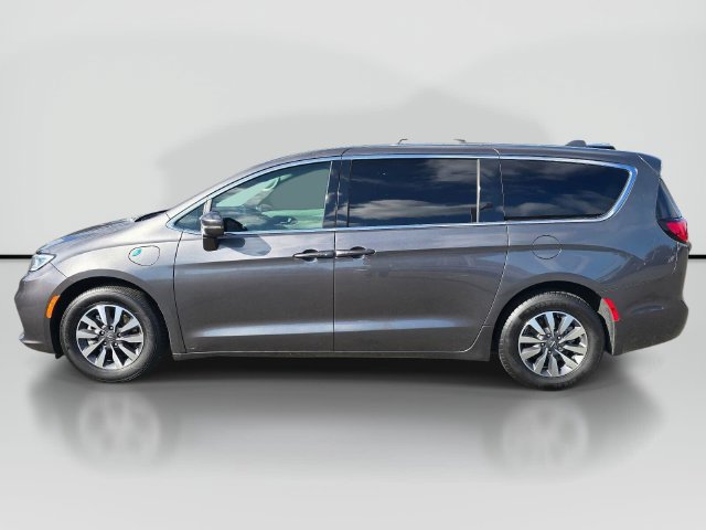 Used 2022 Chrysler Pacifica Hybrid Touring L