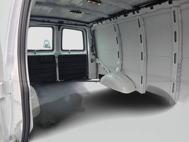 2025 Chevrolet Express Cargo 1WT - Photo 14