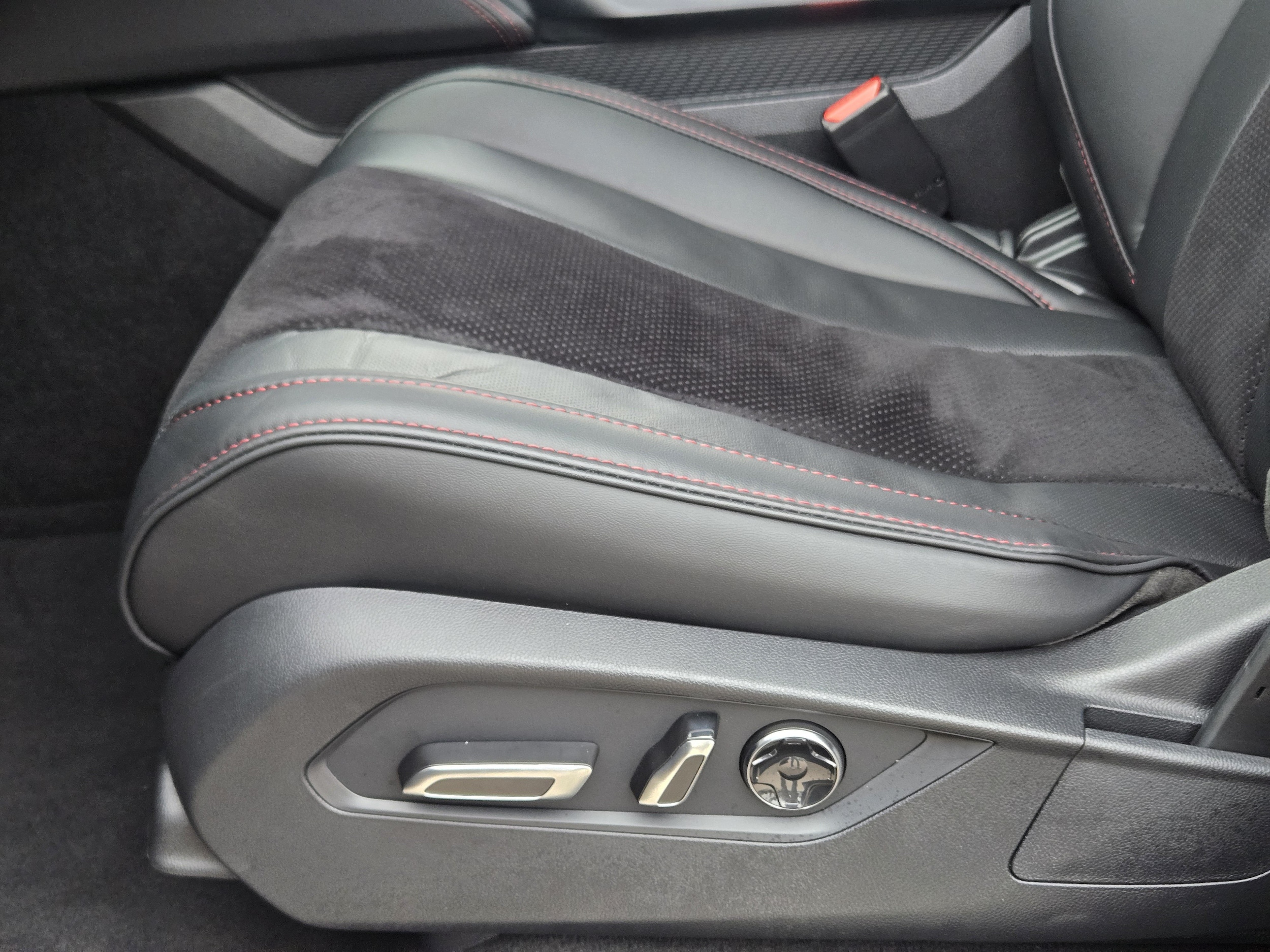 2026 Acura MDX A-Spec Package - Photo 26
