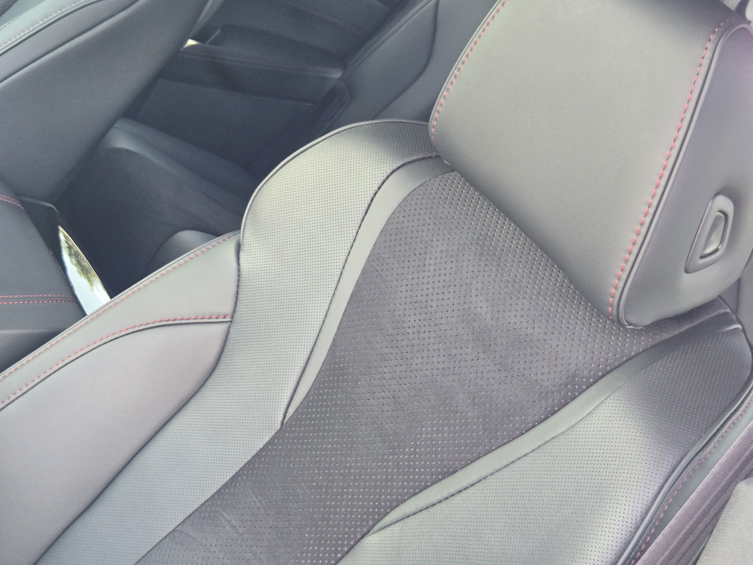 2026 Acura MDX A-Spec Package - Photo 18