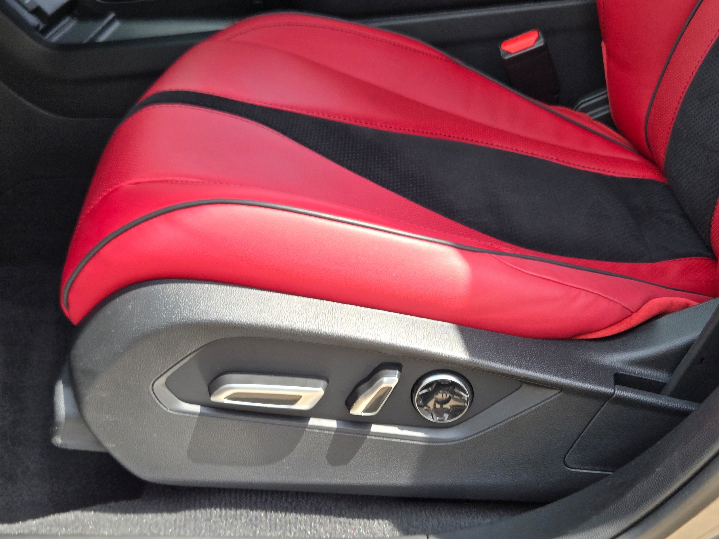 2026 Acura RDX A-Spec Package - Photo 24