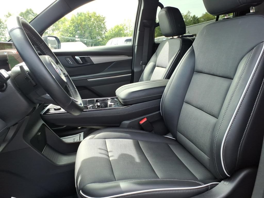 2025 Buick Enclave Preferred - Photo 13