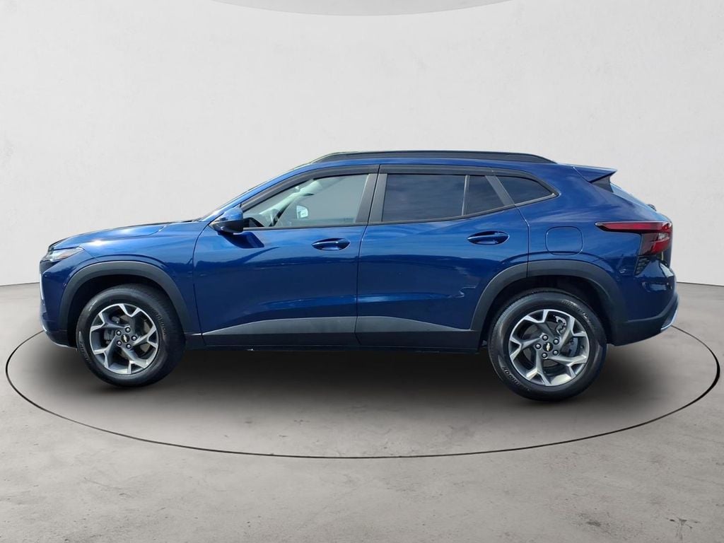 2024 Chevrolet Trax LT - Photo 8