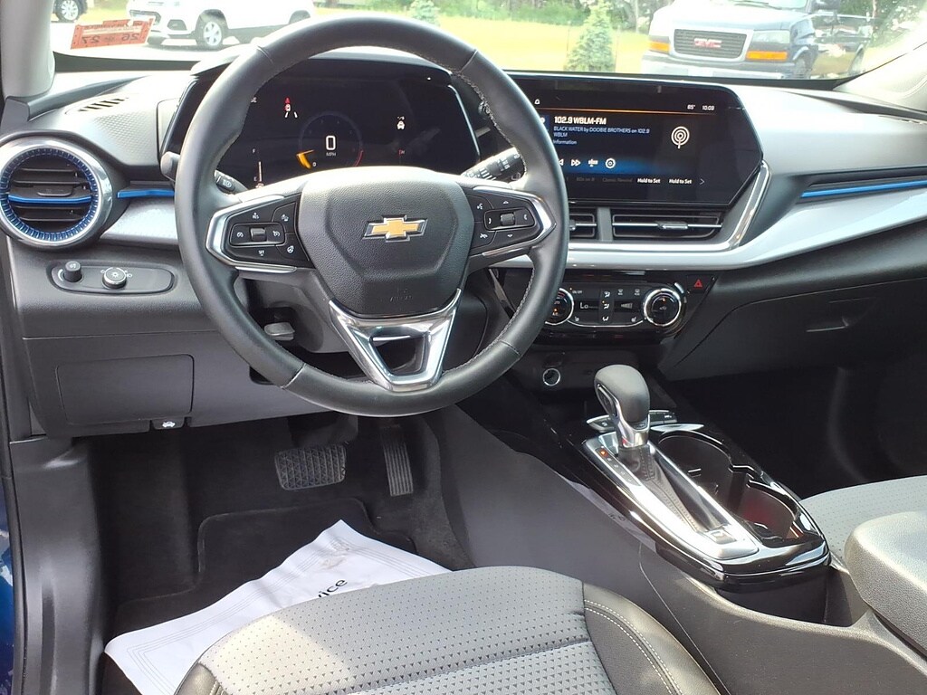2024 Chevrolet Trax LT - Photo 37