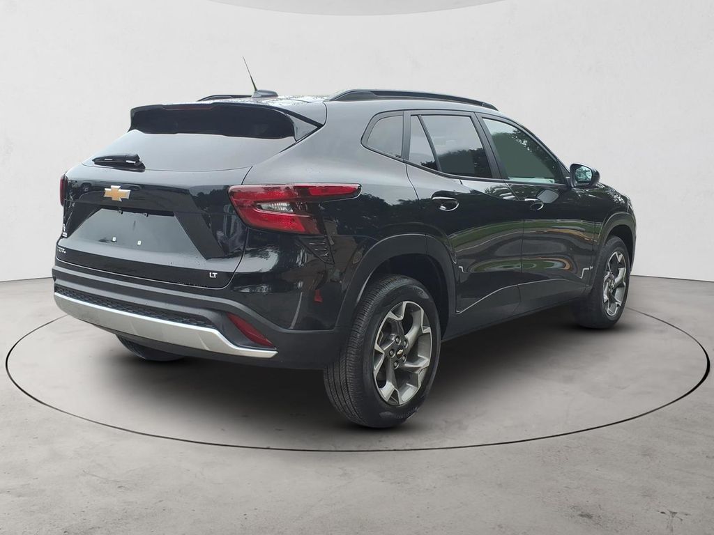 2024 Chevrolet Trax LT - Photo 29