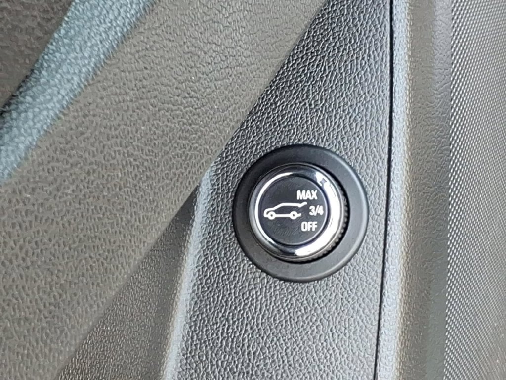 2023 Chevrolet Traverse 1LT - Photo 12