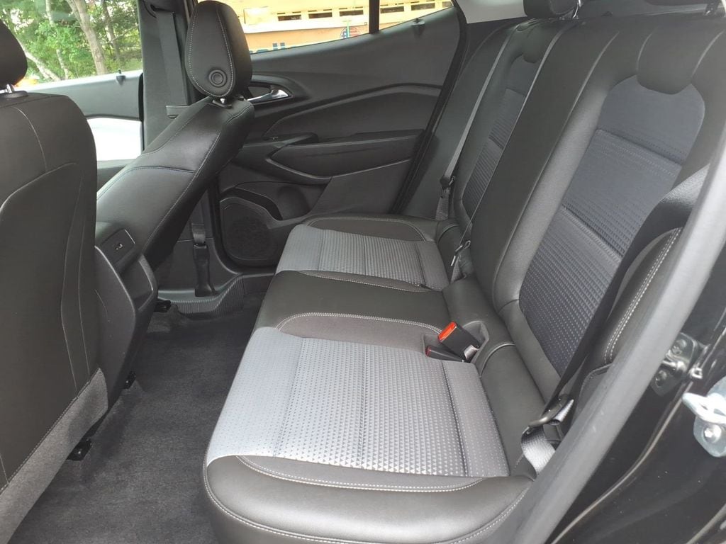 2024 Chevrolet Trax LT - Photo 37