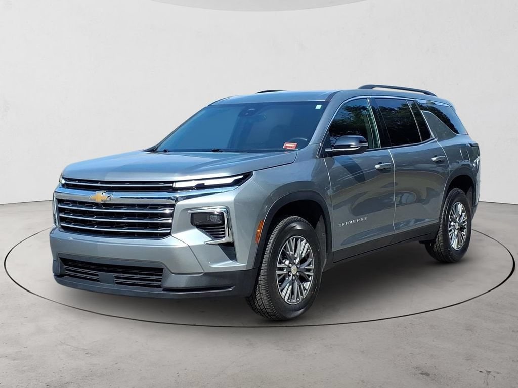 Used 2025 Chevrolet Traverse LT SUV