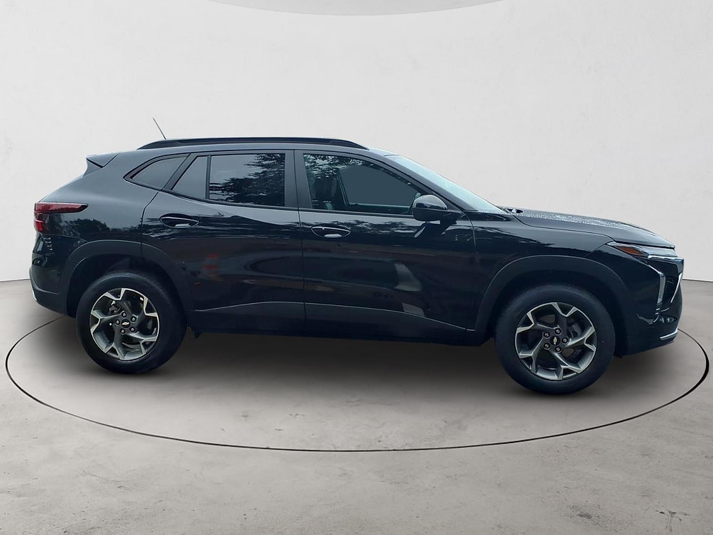 Used 2024 Chevrolet Trax LT SUV
