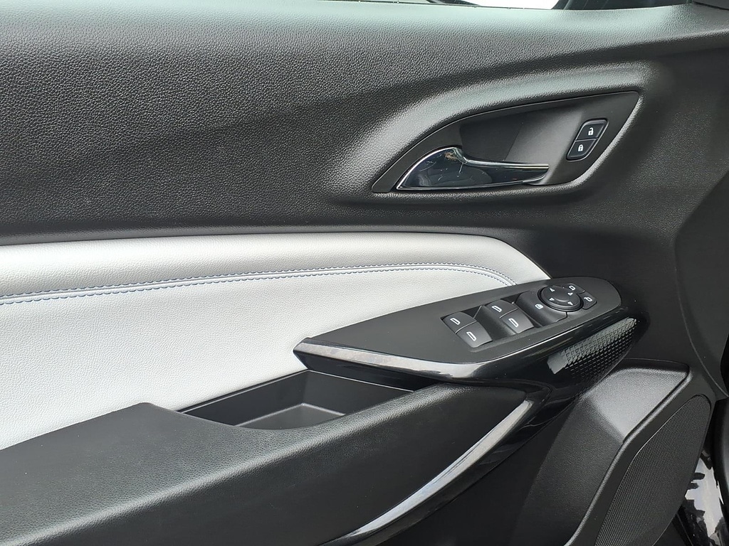 2024 Chevrolet Trax LT - Photo 11