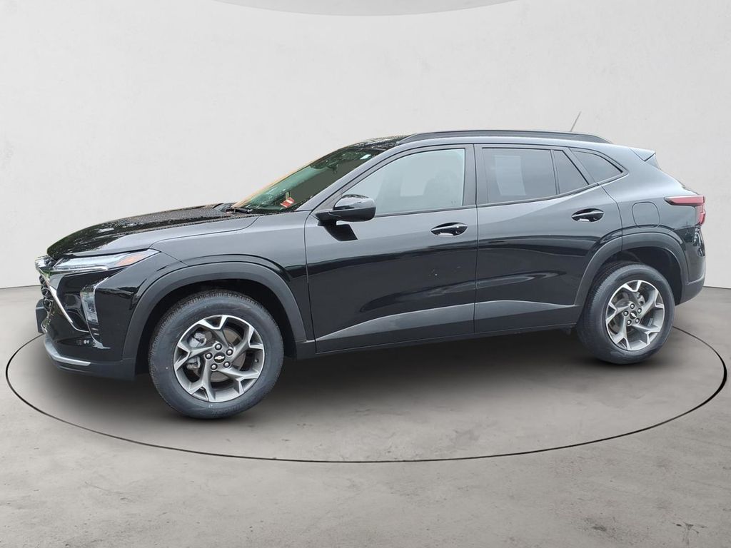 2024 Chevrolet Trax LT - Photo 32