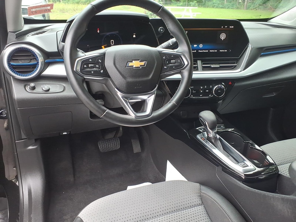 2024 Chevrolet Trax LT - Photo 14