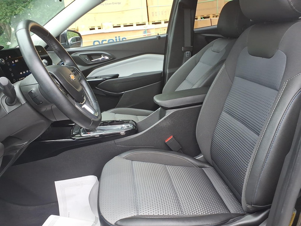 2024 Chevrolet Trax LT - Photo 12