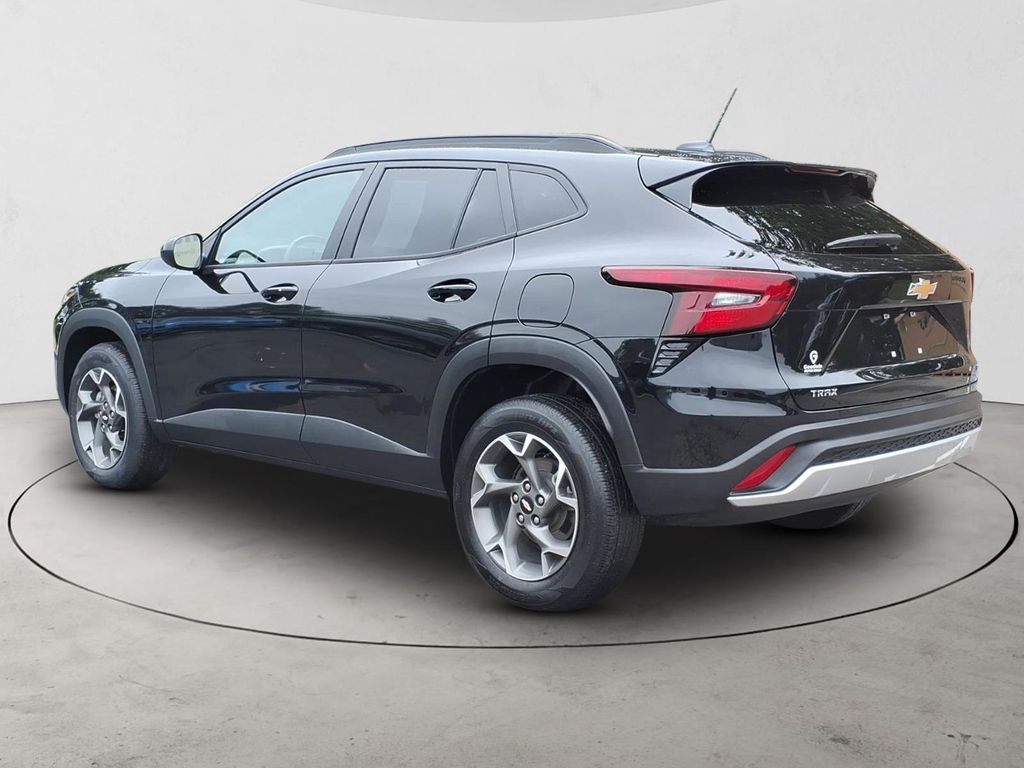 2024 Chevrolet Trax LT - Photo 31