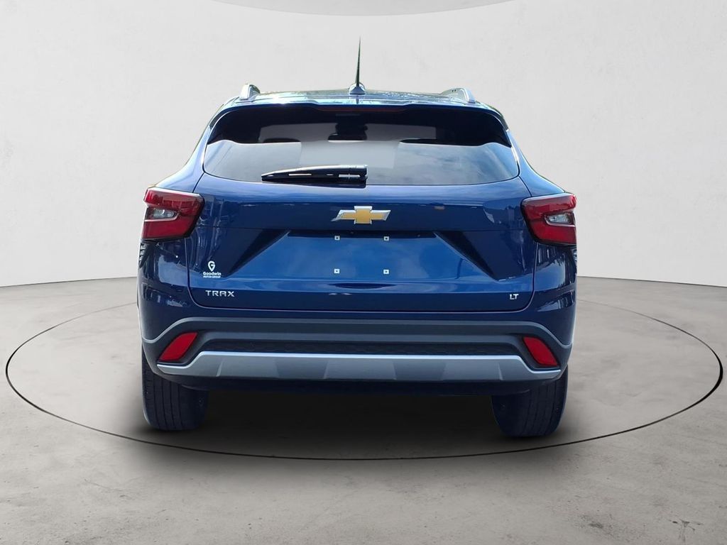 2024 Chevrolet Trax LT - Photo 6