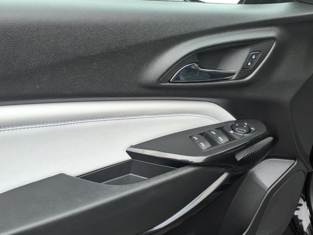 2024 Chevrolet Trax LT - Photo 35