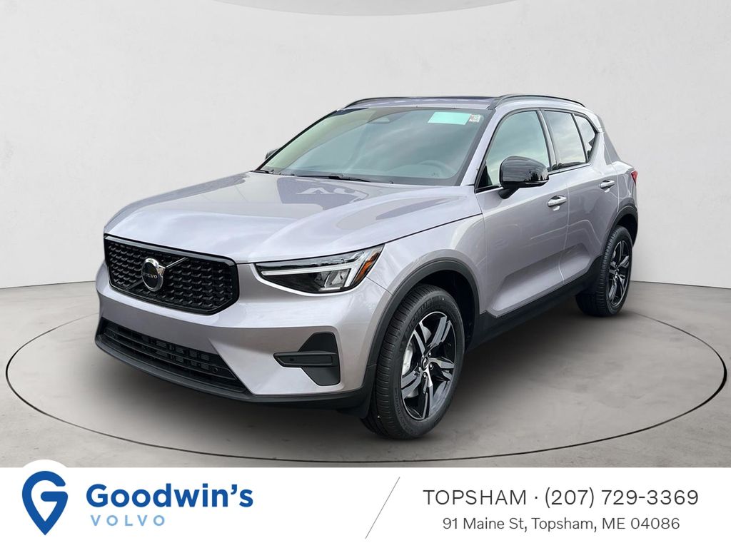 2026 Volvo XC40 Core