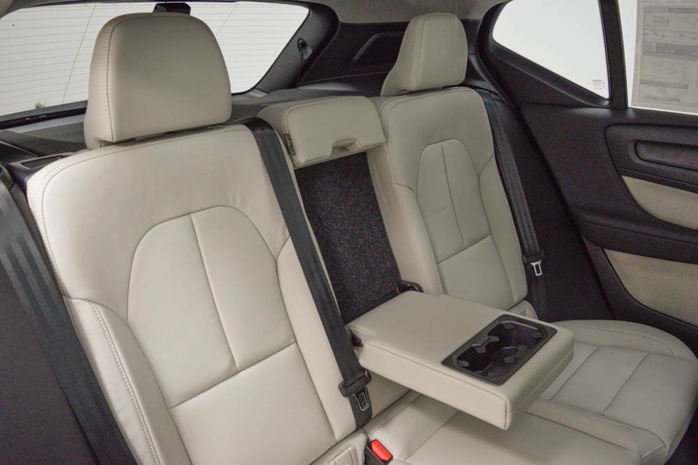 2026 Volvo XC40 Ultra - Photo 27