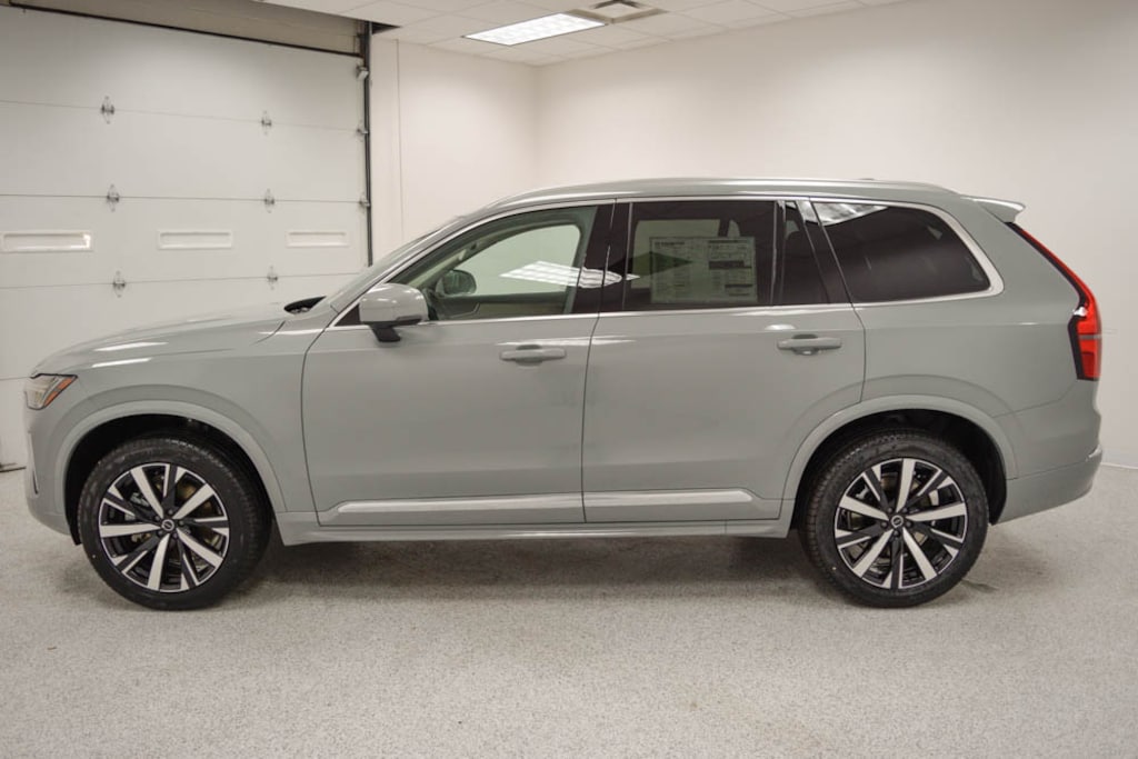 New 2026 Volvo XC90 B5 Core SUV