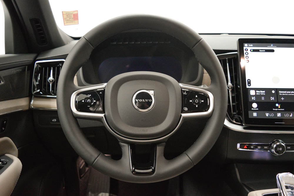 2026 Volvo XC90 Plus - Photo 13