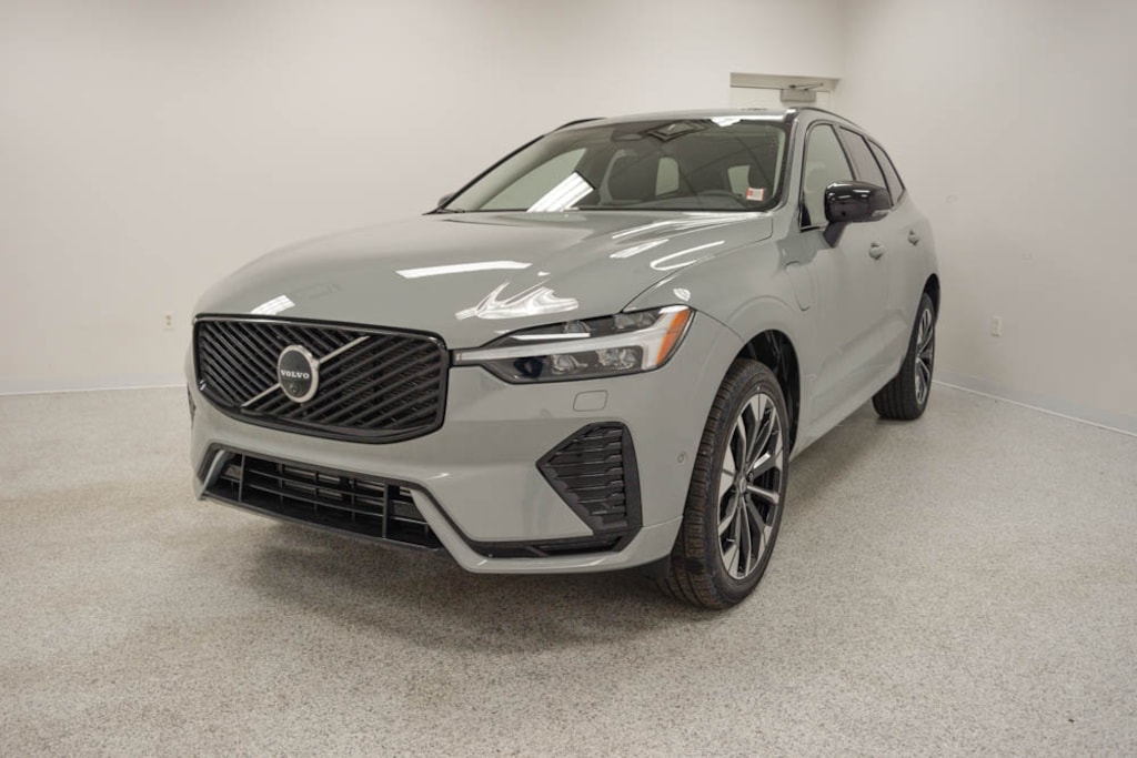 New 2026 Volvo XC60 plug-in hybrid T8 Plus SUV