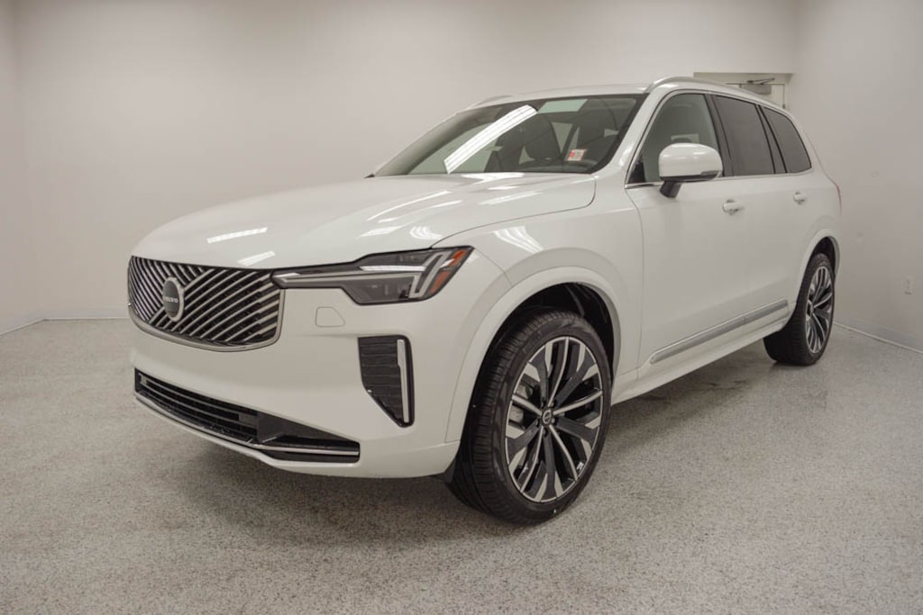 New 2026 Volvo XC90 B5 Core SUV