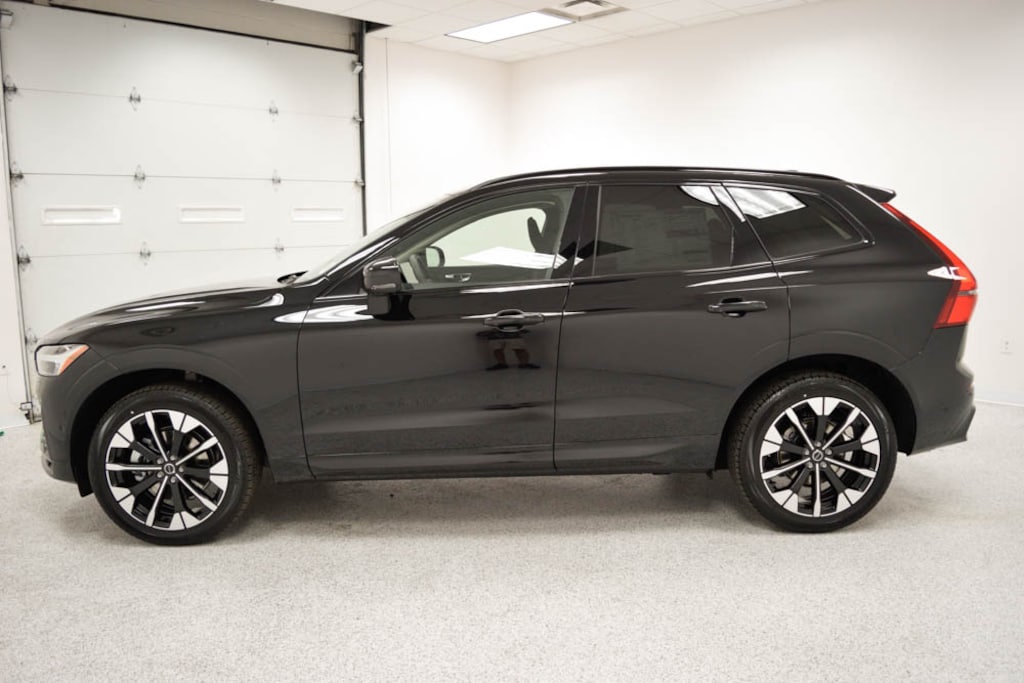 New 2026 Volvo XC60 B5 Plus SUV