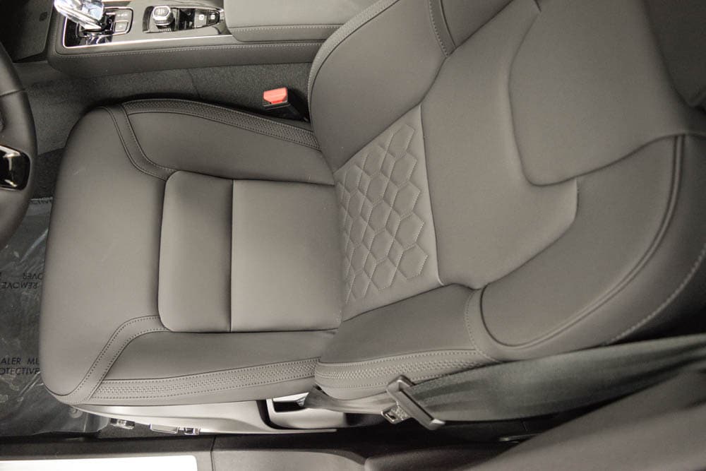 2026 Volvo XC90 Plus - Photo 11