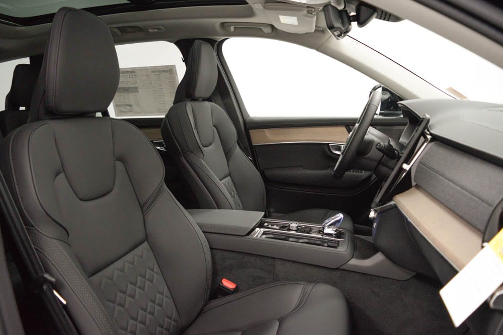 2026 Volvo XC90 Plus - Photo 23