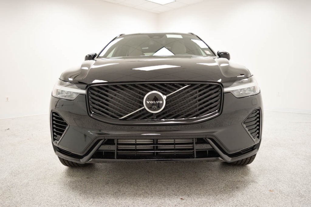 New 2026 Volvo XC60 plug-in hybrid T8 Plus SUV