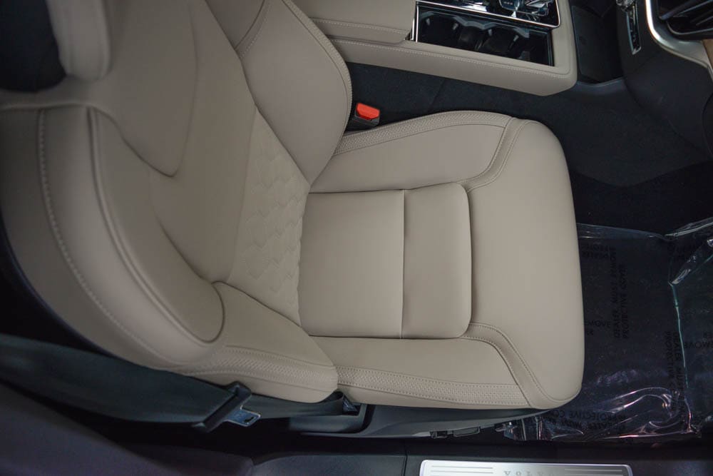 2026 Volvo XC90 Plus - Photo 23