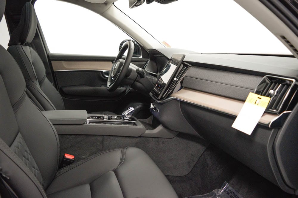 2026 Volvo XC90 Plus - Photo 21