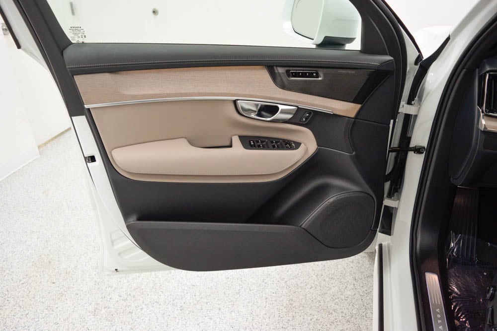 2026 Volvo XC90 Plus - Photo 8
