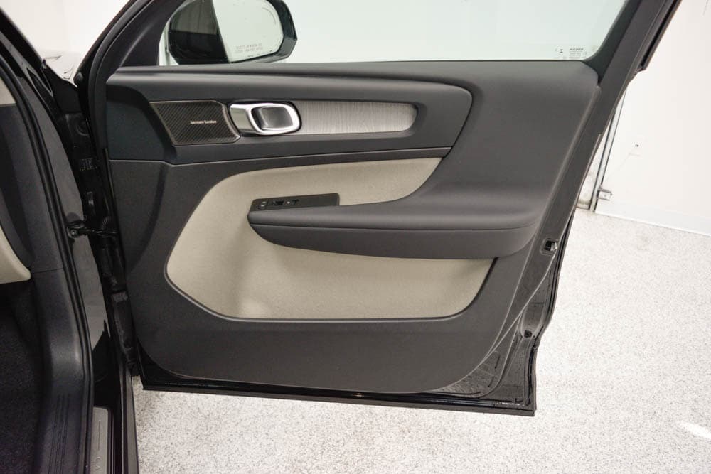2026 Volvo XC40 Ultra - Photo 21