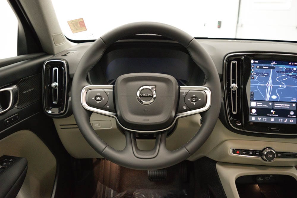 2026 Volvo XC40 Ultra - Photo 13