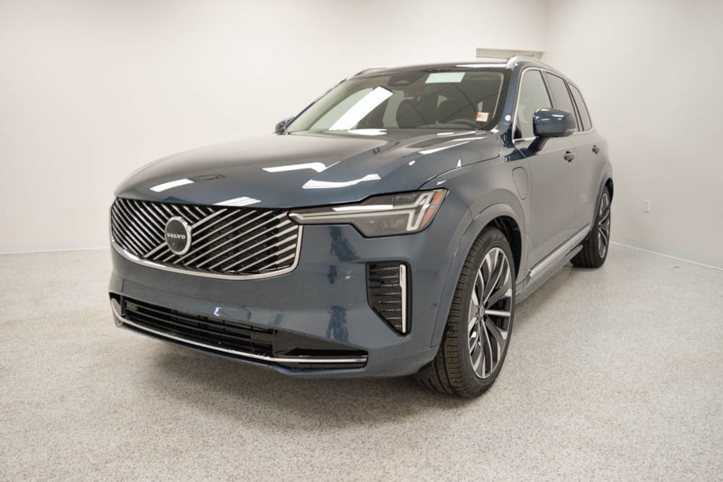 New 2026 Volvo XC90 plug-in hybrid T8 Plus 7-Seater SUV
