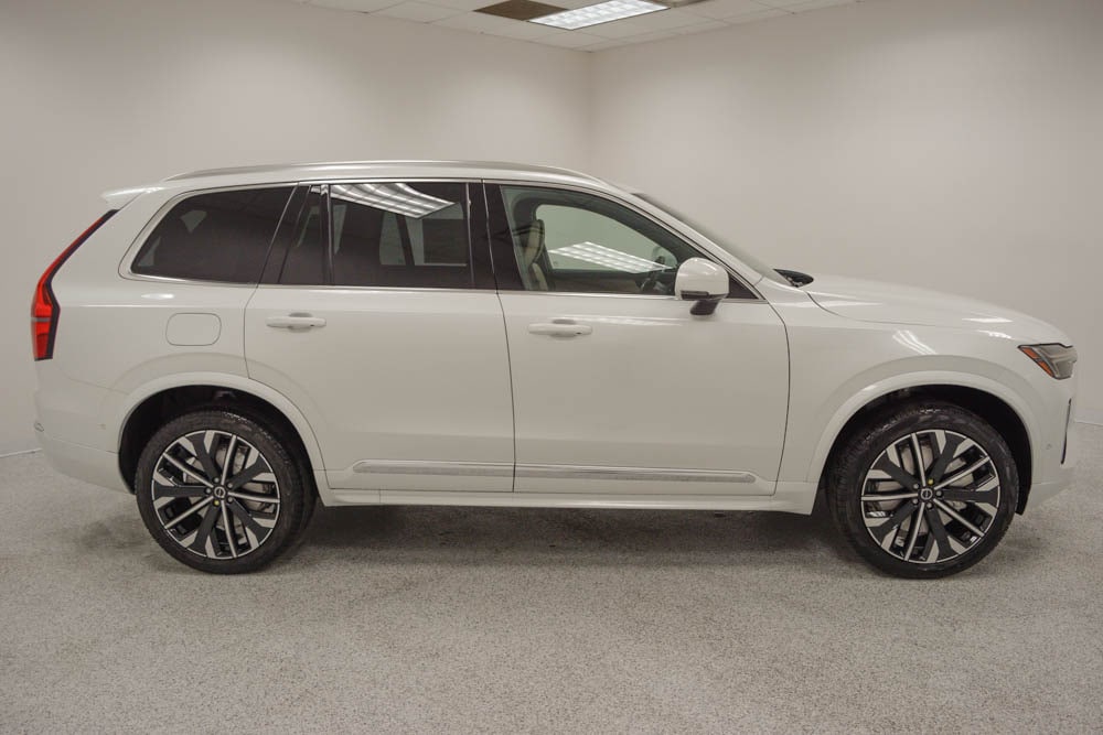 2026 Volvo XC90 Plus - Photo 6