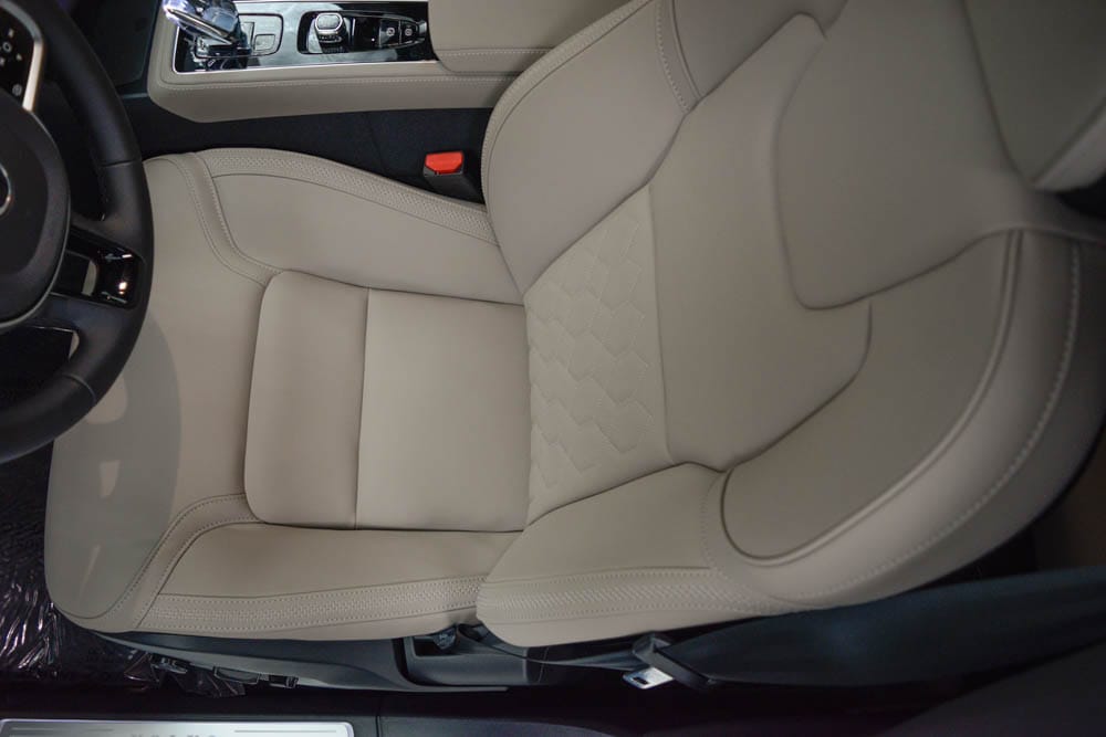 2026 Volvo XC90 Plus - Photo 11