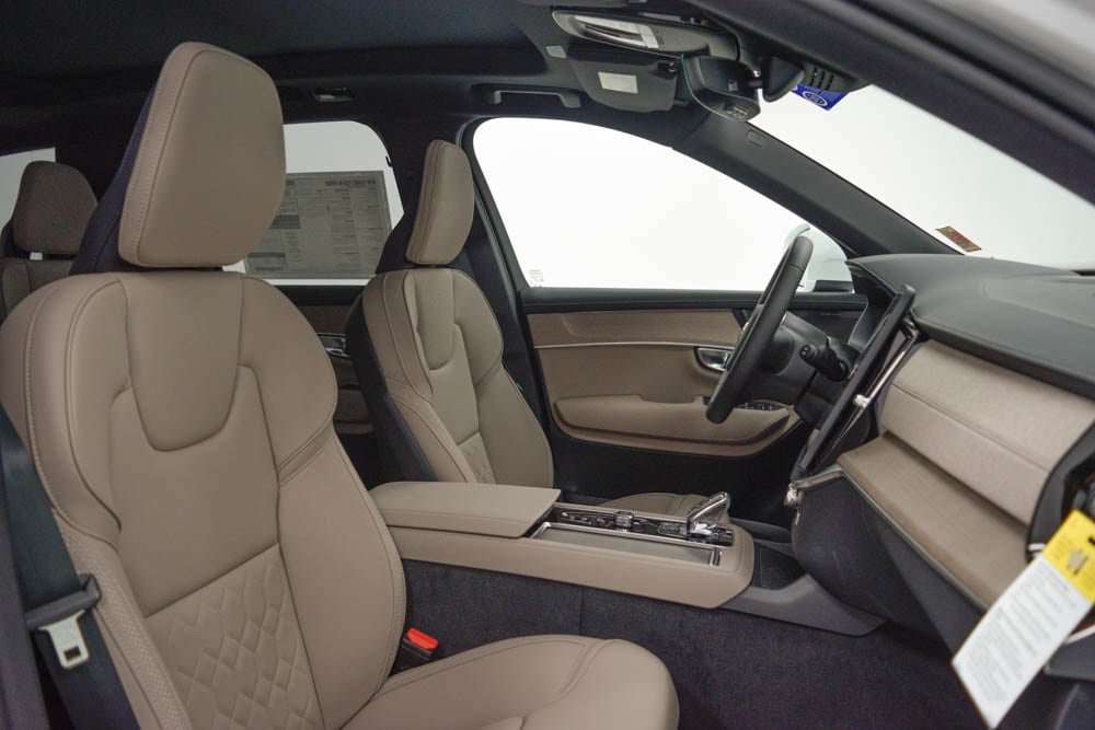 2026 Volvo XC90 Plus - Photo 22